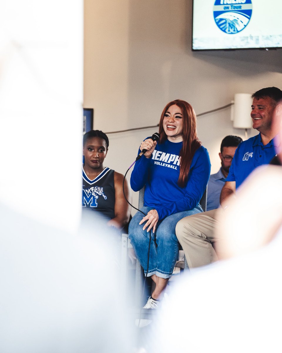 MemphisVBall's tweet image. All smiles in front of the hometown crowd at ๐๐๐๐๐ง๐จ ๐ค๐ฃ ๐๐ค๐ช๐ง ๐