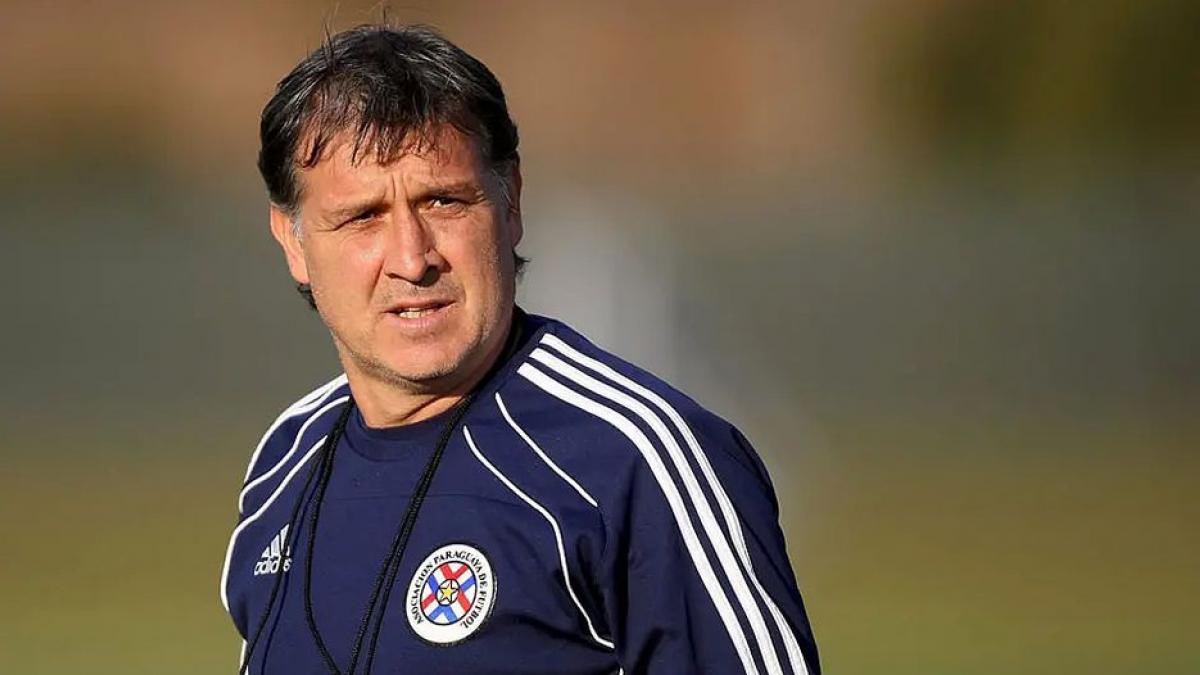 Tata Martino:
Dirigí a Libertad y Cerro, me faltó dirigir a Olimpia, pero estoy muy bien, estuvimos 8 días la semana pasada.

¿Y si si? 👀⚪️⚫️