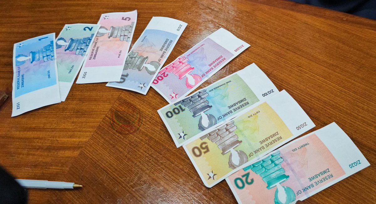 chidukurobert's tweet photo. Our gold-backed zig, must be used to pay duty,not the USD which is  not our currency? We are a sovereign nation, with its own powerful currency, aren't we? 
@citezw 
@KMutisi 
@NDWGHarare2024 
@OMasaraure 
@daddyhope
@lilomatic 
@joseph_kalimbwe 
@matigary https://t.co/z4PhcDKDk0