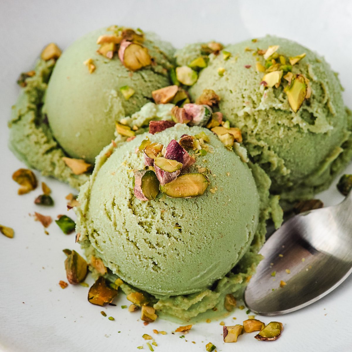 calotomii's tweet photo. pistachio ice cream,, worth the upset stomach every time (but not the vomiting) https://t.co/JxOGMQtUwA