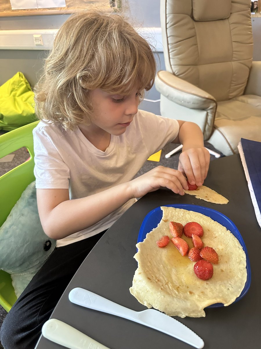 LindenCentreM1's tweet photo. Josh missed out on making pancakes on Friday morning, so we thought we’d make some again after working hard in our lessons 🙂 https://t.co/MsE1qDwQ6w