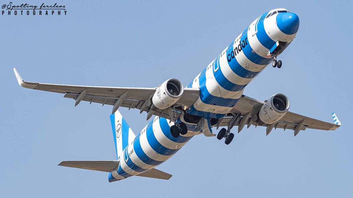 FercleosSpotter's tweet image. When summer arrives, LEJR fills up with Condor stripes....