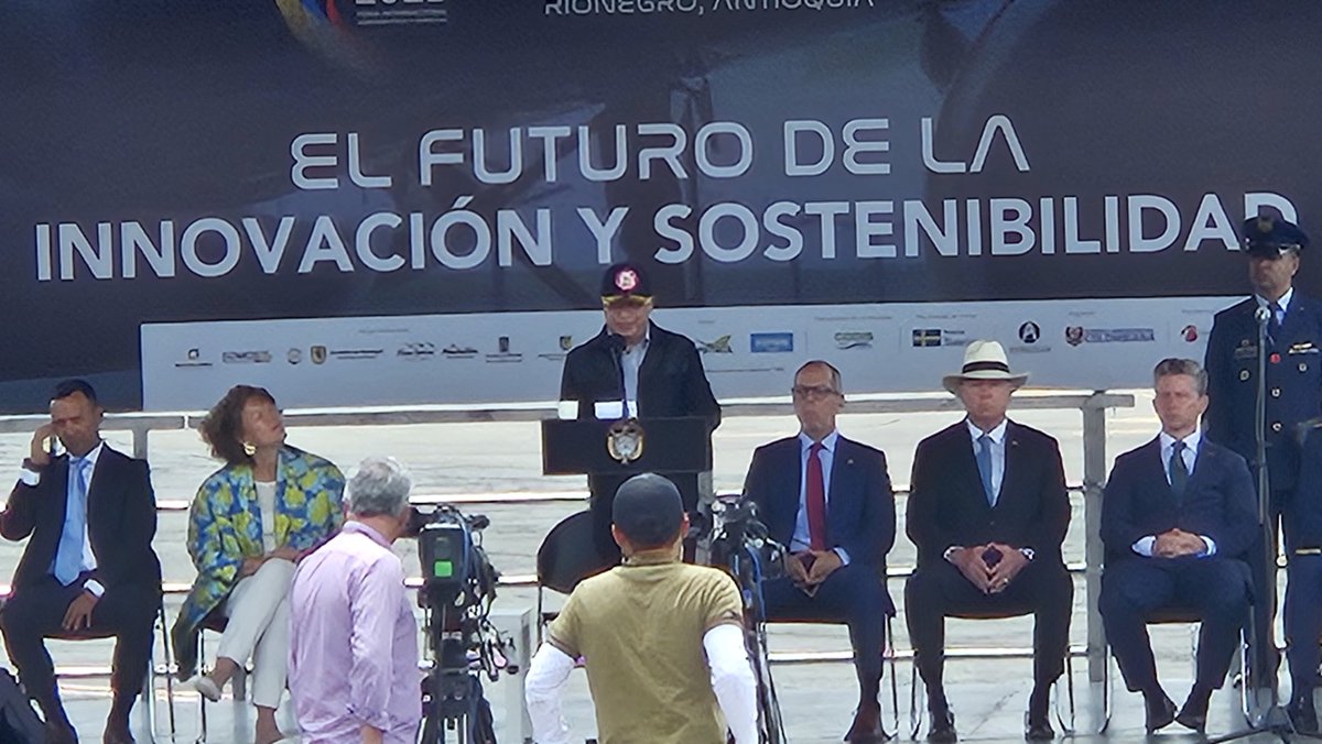Erich Saumeth Cadavid (@erichsaumeth) on Twitter photo -<a href="/Infodefensa/">Infodefensa</a> En #Fair2025 el presidente G.Petro anunciando la compra de medios para las FFAA colombianas
<a href="/FuerzaAereaCol/">Fuerza Aeroespacial Colombiana</a> -<a href="/Infodefensa/">Infodefensa</a> En #Fair2025 el presidente G.Petro anunciando la compra de medios para las FFAA colombianas
<a href="/FuerzaAereaCol/">Fuerza Aeroespacial Colombiana</a>