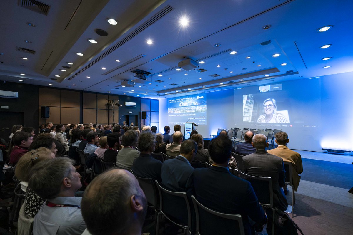 SimonettaCheli's tweet image. Engaging the EO community is key to shaping the future of ESA’s missions.
At the #EE11 User Consultation Workshop currently taking place in Prague, two exciting candidates — CAIRT and WIVERN — are being presented as part of #FutureEO and the road to #CM25: atpi.eventsair.com/ee11ucm/