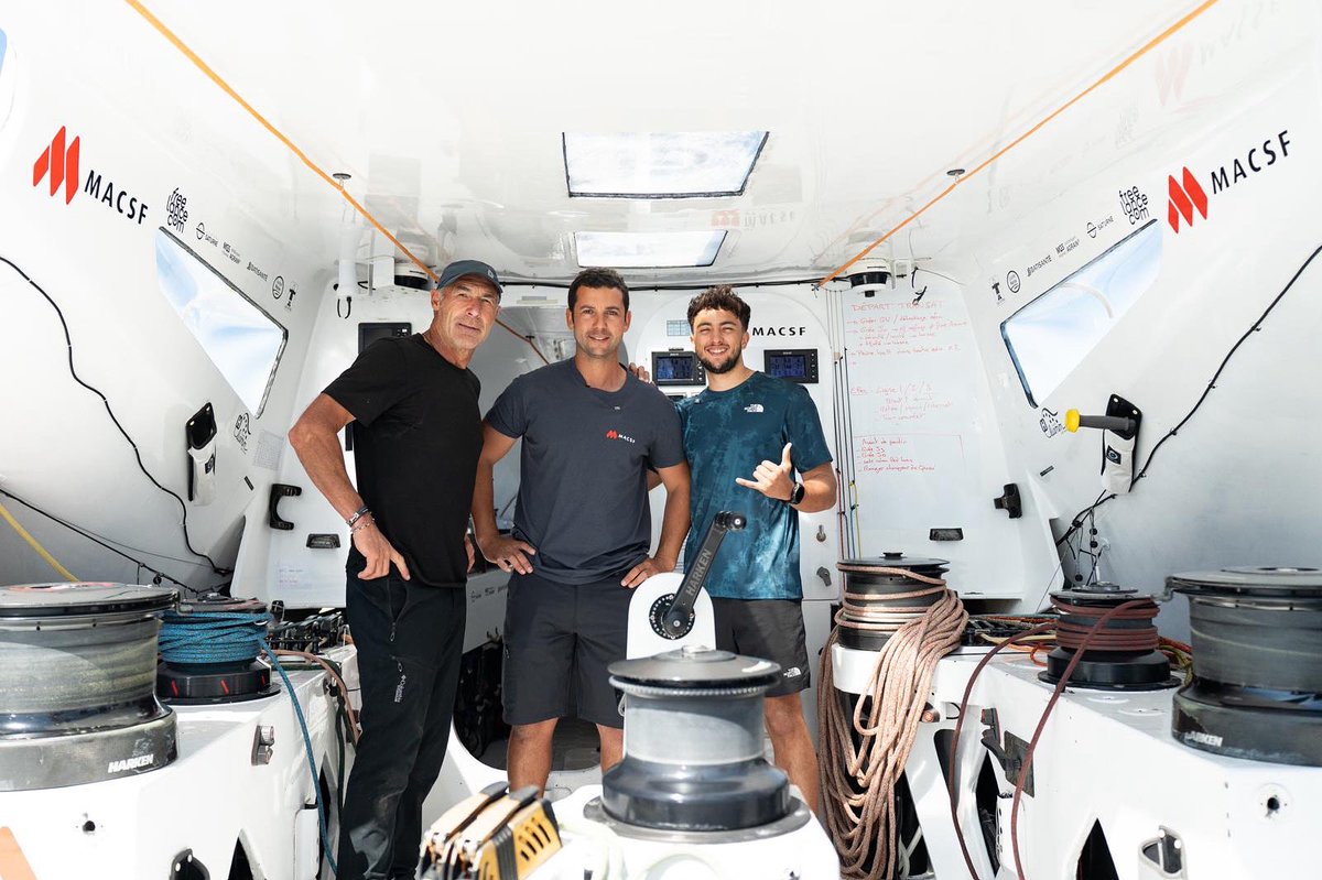 Mike Horn et Inoxtag à mes côtés à bord de l’Ultim MACSF 
La raison ?
Réponse ici : guirecsoudee.com/blog/guirec-mi…