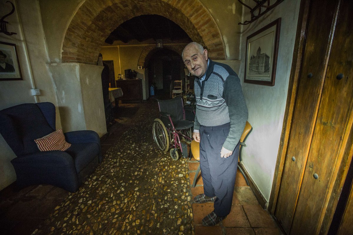 Fallece Felipe Ferreiro, guardián de la Venta de la Inés. Foto que hice para La Tribuna de C.Real