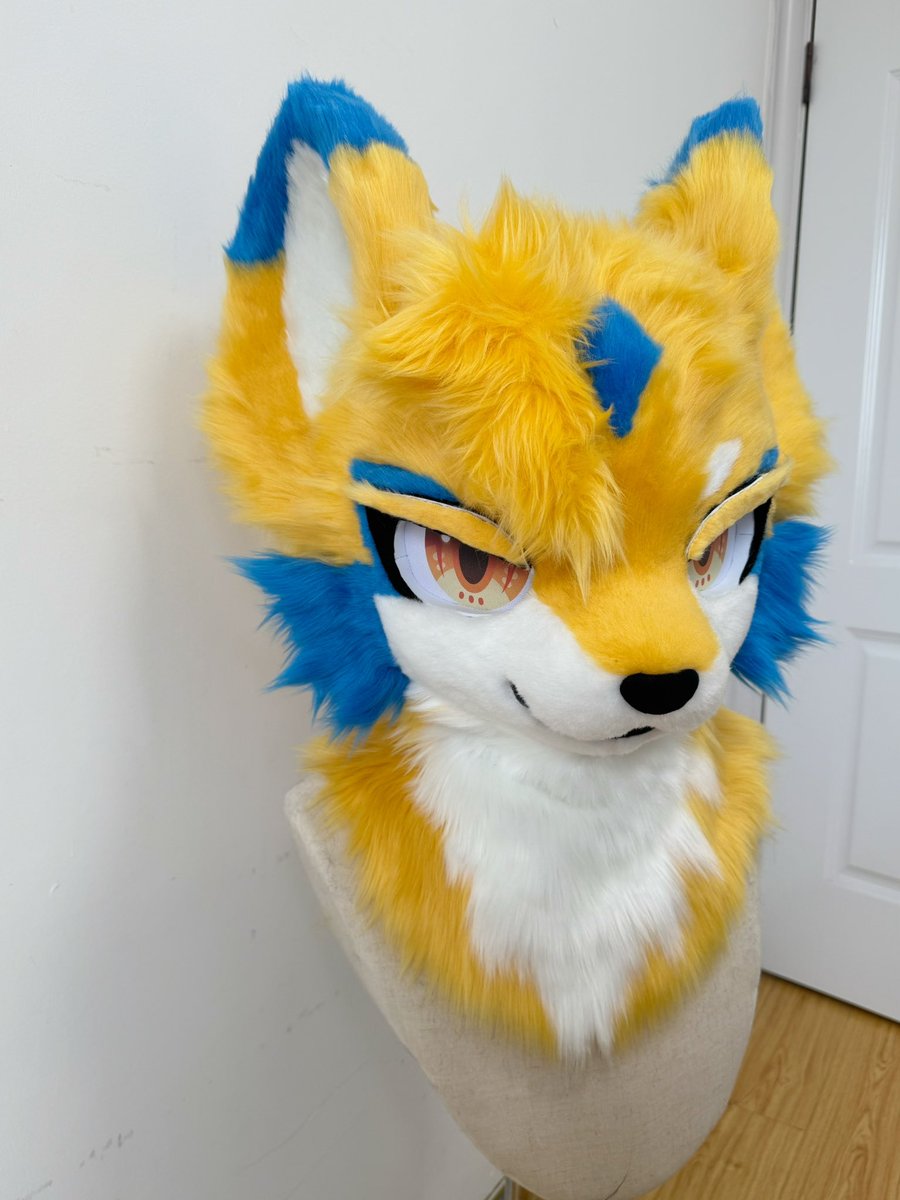 Just finished this vibrant yellow and blue fursuit head!🐾
#fursuit #furry #furrycommunity #fursuiter #fursuitfriday #fursuitmaker #fursuitcommission #ac #ef #mff #FurryArt #MadeWithPaws