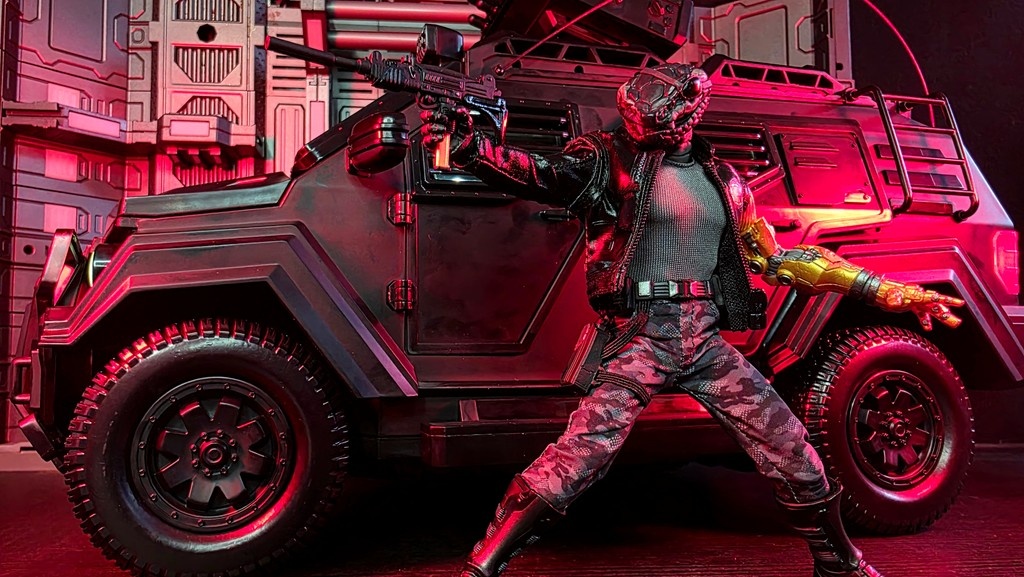 mezcotoyz's tweet photo. Death Adder doesn’t cover fire, he is the fire. Locked. Loaded. Ready to level the field.
📷️: batbomb82_mezco_reviews (IG)
#MezcoToyz #RumbleSociety #DeathAdder #HazardSquad #RUMBLR https://t.co/kNuDlrmqus