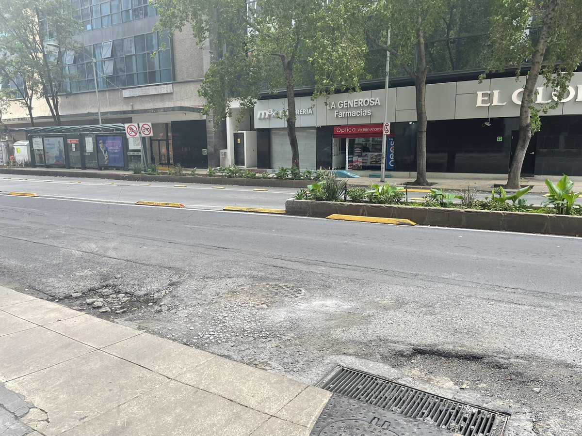 VHCruz's tweet photo. @AlcCuauhtemocMx un favor podrían tapar los hoyos frente al número 13 de Lafragua? Cuesta mucho trabajo entrar a los departamentos. https://t.co/an9ZqZyayP