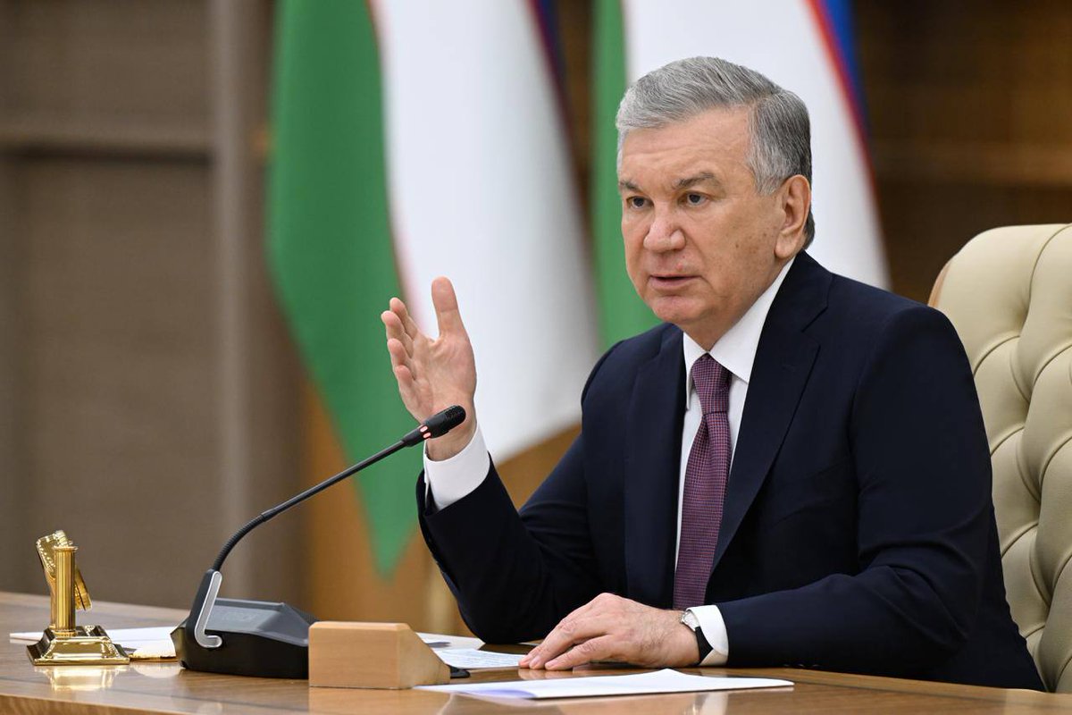 President Shavkat #Mirziyoyev chaired a meeting on road safety, infrastructure, and reducing traffic congestion.

Measures include launching the “Safe Road” national program and eliminating accident-prone areas, upgrading highways to international standards, improving public