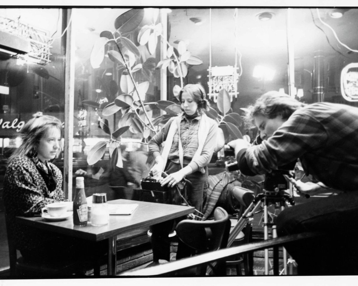 oxfordamerican's tweet image. “The @Appalshop-produced 1987 documentary Long Journey Home became one of the bookends to the . . . reflections about Appalachia.”
—William H. Turner reflects on the film’s portrayal of Eastern Kentuckians in a collab with @AppalArchive.
🔗: shorturl.at/SL5OB