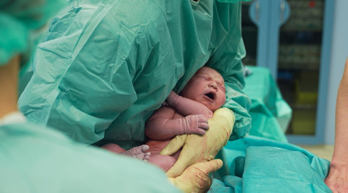 An alle Frauen, an alle mit einem Funken Anstand im Laib, nie wieder CDU. 
* 20 Minuten nach der Geburt
