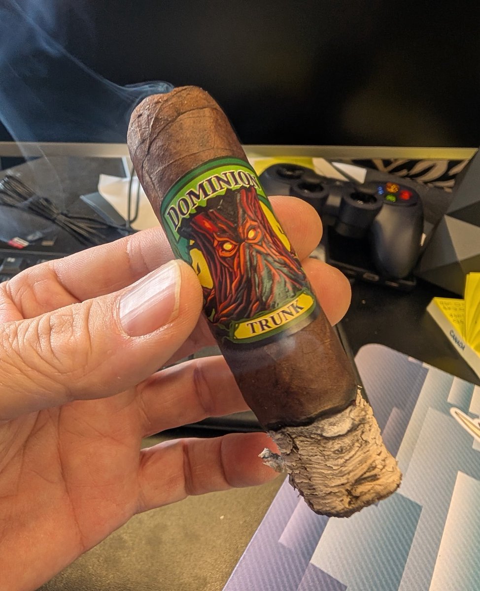 Dominion Cigar tweet media
