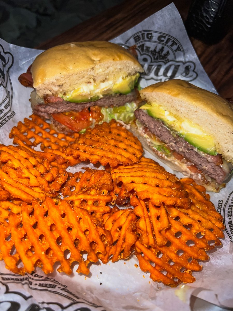 Best Burger deal in town every Wednesday! $8 burgers with a side of choice😋#BigCityWings #HTownWingsJoint #Houstonwings #HTown