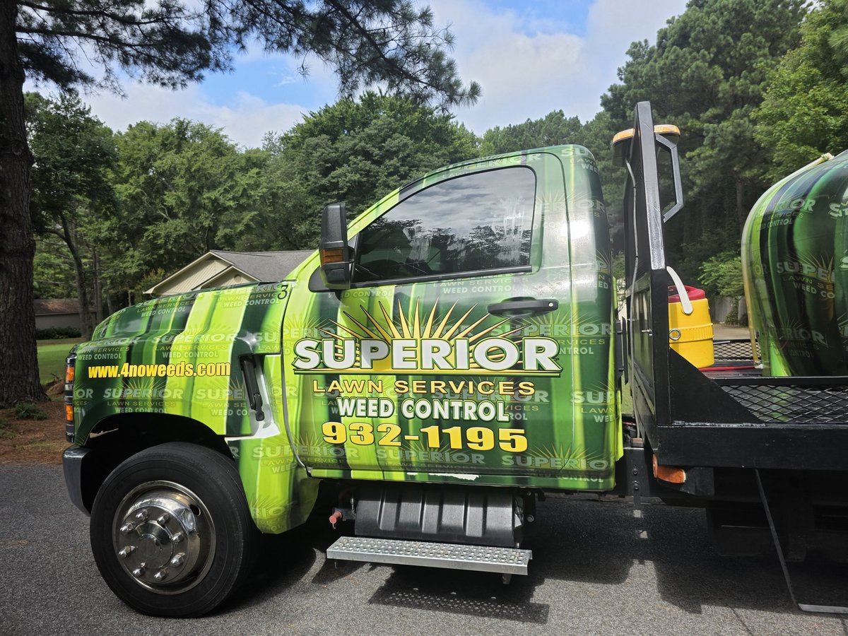 superiorlawnsvs's tweet photo. Ready for weed free, healthy lawn?
 #LushLawn #CurbAppeal #armyworms #superiorlawnsvs #beautifullawn #4noweeds #greengrass #lawncare #lawntreatments #greenlawn #healthylawn #noweeds #weedfree #sls #jonesboro #arkansas #billbugs https://t.co/Mx1xxBWWYB