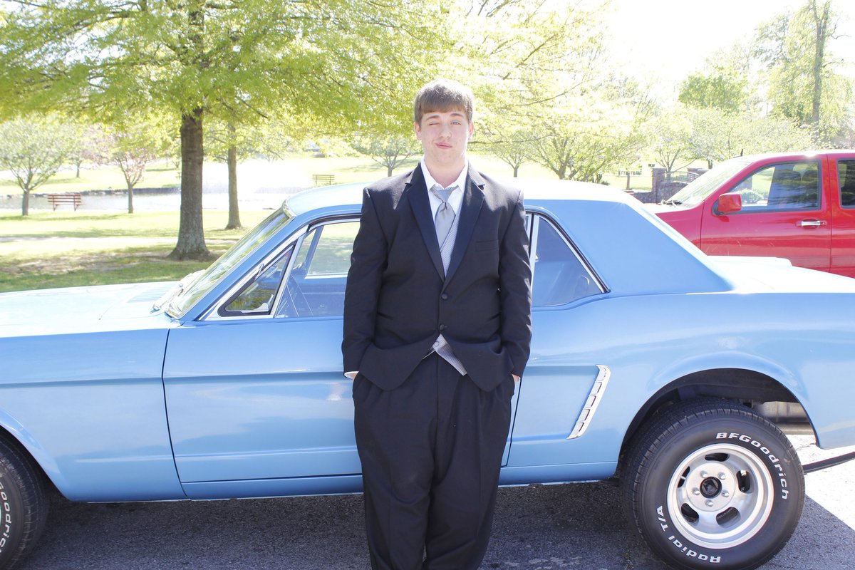 SemanticEmperor's tweet photo. Here's one of the last pictures of it in one piece, with baby me fixing to go to prom. https://t.co/t8kocS59KH