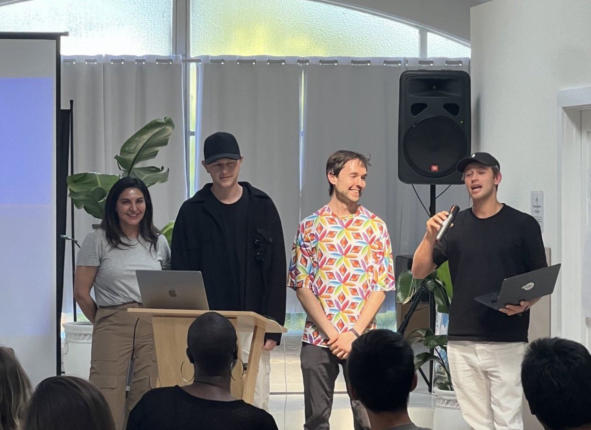 colton_art's tweet image. If you're a builder and missed the epic first @worldcoinfnd Builder Residency, DO NOT FEAR. Round 2 is incoming✨
First... the World + Edge City teams were super thoughtful and supportive. From the "Worlds Fair" (demo day) to the builder dinners, everything felt designed to help…