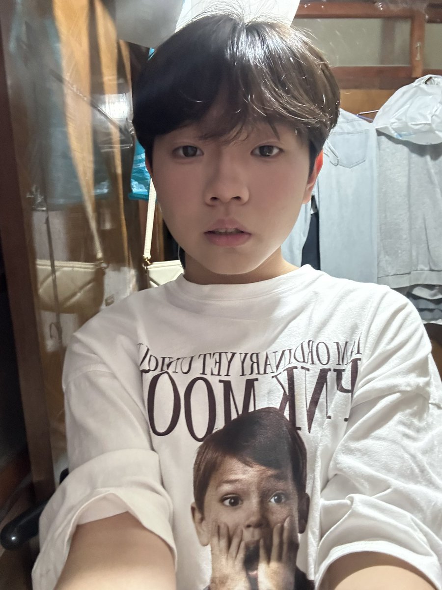 jcgry__'s tweet photo. 放暑假好無聊喔 來聊天哇 https://t.co/9PHTWUBzal