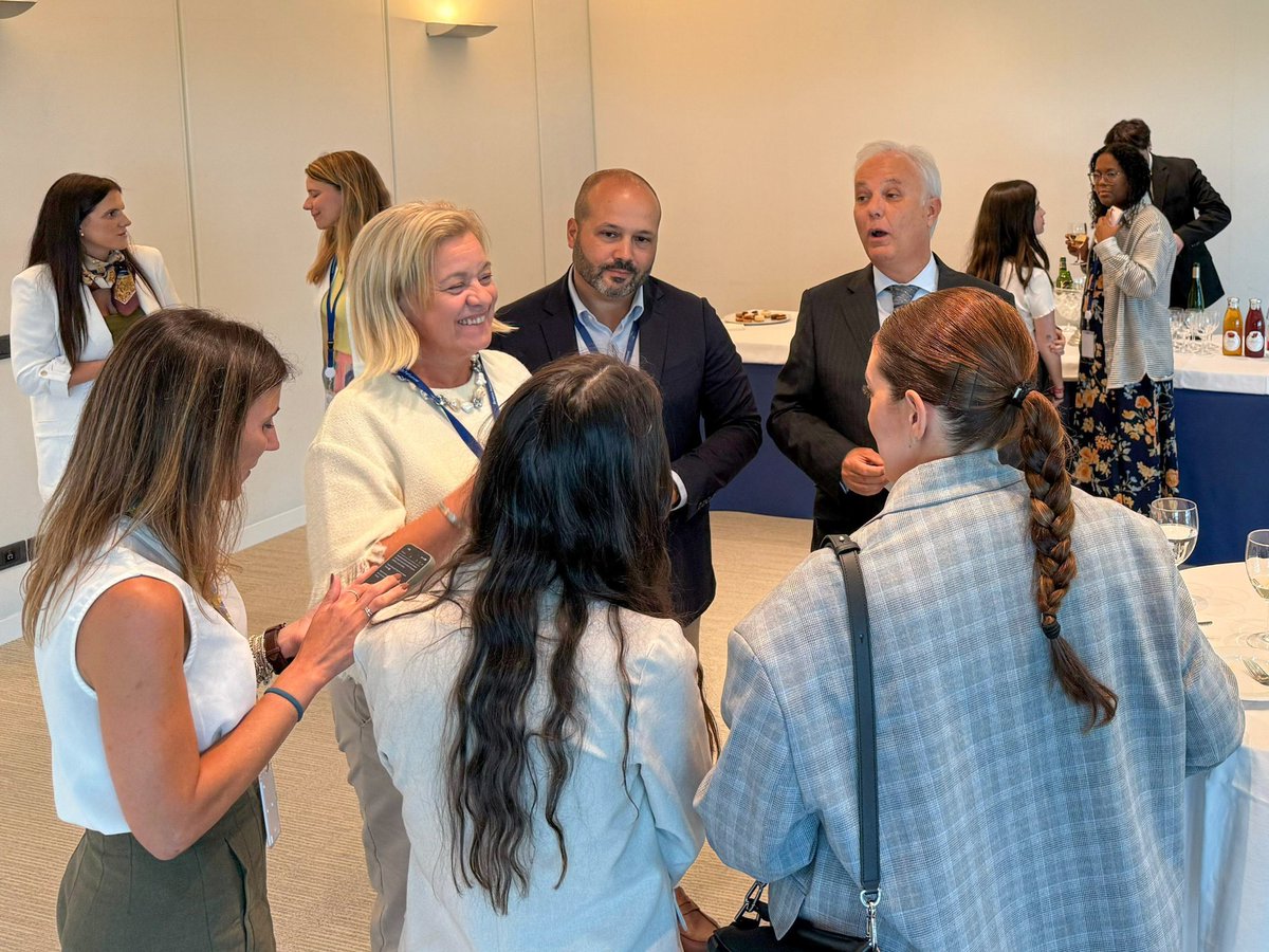 smsgoncalvespt's tweet photo. 📍 Esta semana em Estrasburgo, recebemos criadores de conteúdos portugueses no Parlamento Europeu.
Um encontro para partilhar ideias e aproximar a política das novas gerações.

Obrigado pelo diálogo!

#ParlamentoEuropeu #Europa2025 #PSnaEuropa https://t.co/2FhgGL6958