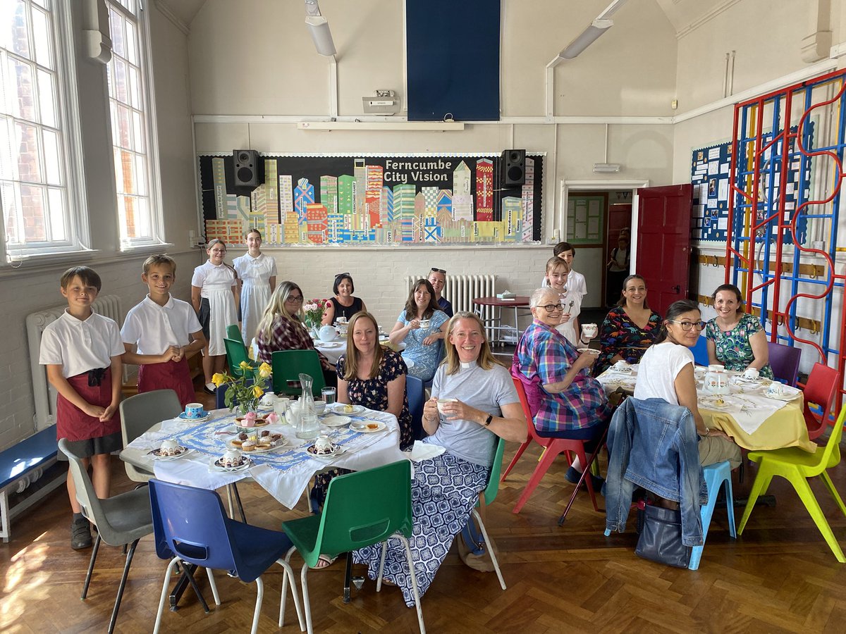 Everyone enjoyed their afternoon tea . The Y6 were fabulous hosts welcoming our special guests and attending to Thurs every need!