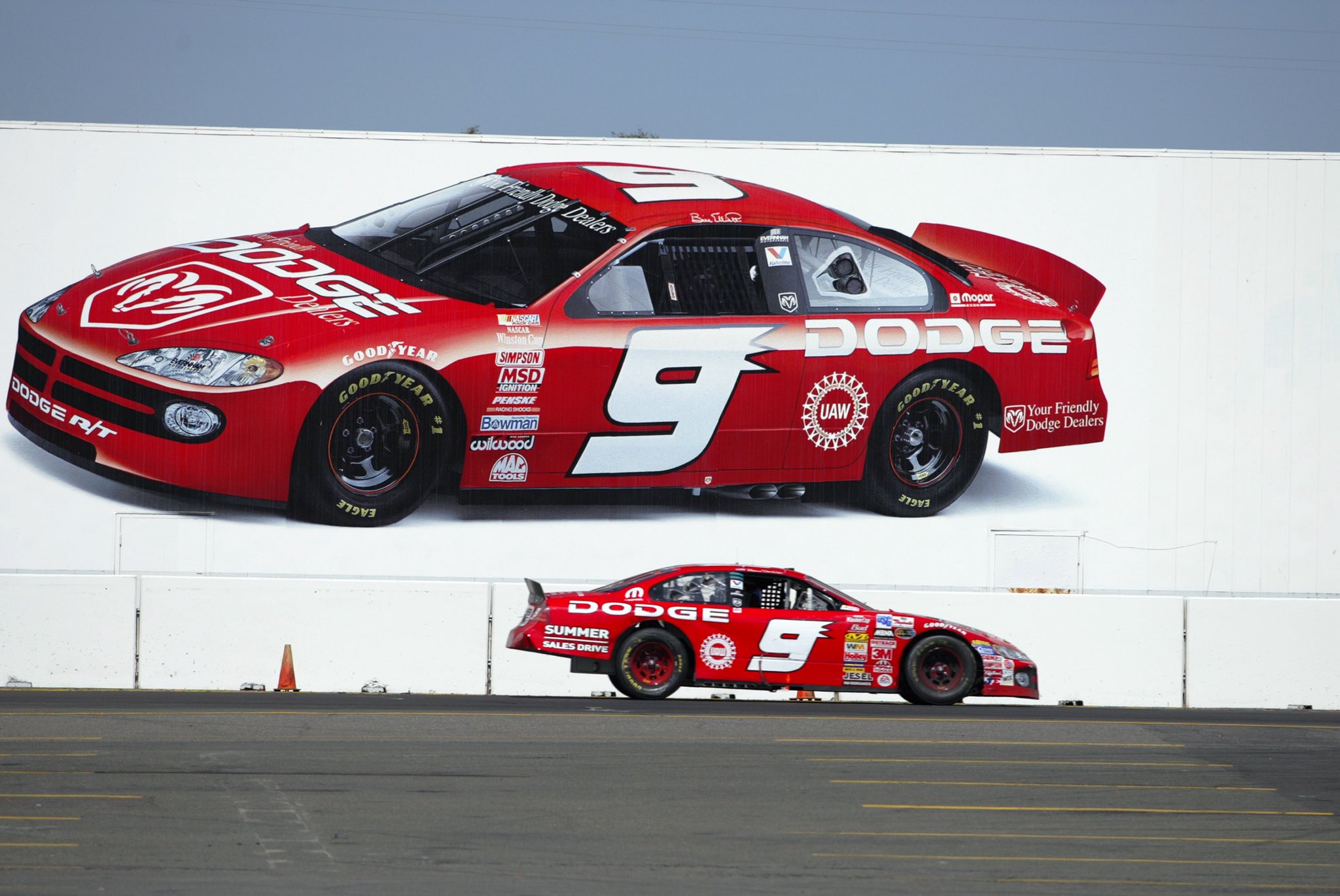 ナスカー　Bill Elliott 02ダッジ File:Bill Elliott 2002 Car.jpg - Wikimedia Commons