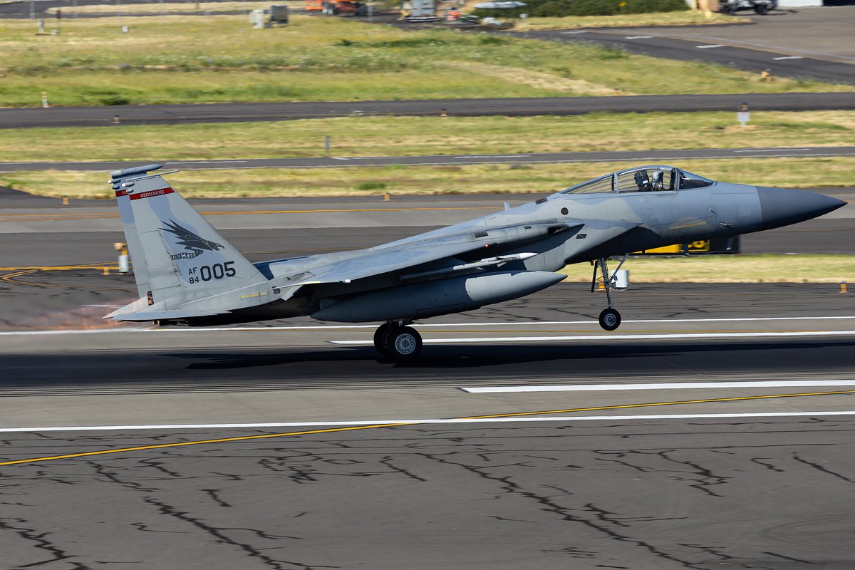 Sabian404's tweet image. Some Eagles heading out at PDX this morning. Currently have 12 F-15's in town from Fresno flying with the 142d.
