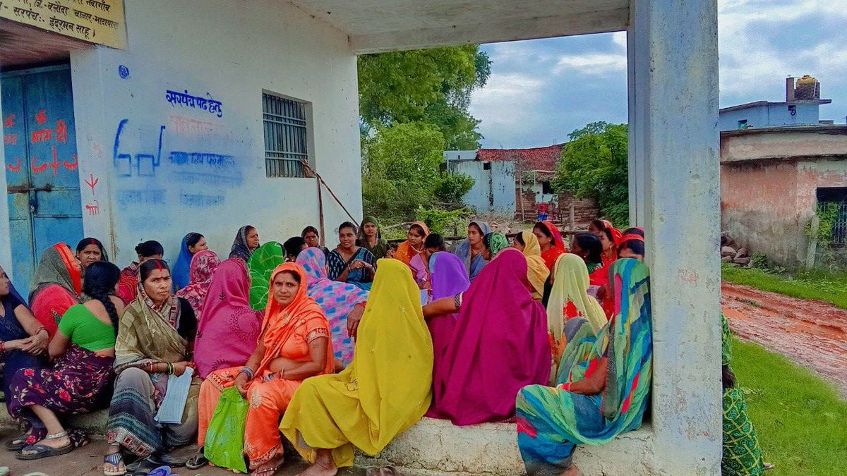 Jal Jeevan Mission,Balodabazar,Chhattisgarh. (@jjm_balodabazar) on Twitter photo рдЧреНрд░рд╛рдо рд╕рдВрдЬрд╛рд░реА рдирд╡рд╛рдЧрд╛рдВрд╡ рдореЗрдВ рдорд┐рддрд╛рдирд┐рди рдФрд░ рдЖрдВрдЧрдирдмрд╛рдбрд╝реА рдХрд╛рд░реНрдпрдХрд░реНрддрд╛рдУрдВ рдХреЛ "рдЬрд▓ рдЧреБрдгрд╡рддреНрддрд╛ рдкрд░реАрдХреНрд╖рдг" рдХрд░ рдкреНрд░рд╢рд┐рдХреНрд╖рд┐рдд рдХрд┐рдпрд╛ рдЧрдпрд╛,рдкреЗрдп рдЬрд▓ рд╕реНрддреНрд░реЛрддреЛрдВ рдХрд╛ рдкрд░реАрдХреНрд╖рдг рднреА рдХрд┐рдпрд╛ рдЧрдпрд╛, рд╕рд╛рде рд╣реА STOP рдбрд╛рдпрд░рд┐рдпрд╛ рдПрд╡рдВ рдЬрд▓рд░рд╣рд┐рдд рдмреАрдорд╛рд░рд┐рдпреЛрдВ рд╕реЗ рдЕрд╡рдЧрдд рдХрд░рд╛рдпрд╛ рдЧрдпрд╛ рдПрд╡рдВ рдмрдЪрд╛рд╡ рдмрддрд╛рдпрд╛ рдЧрдпрд╛
#HarGharJal #JalJeevanMission #DDWSJoinsStopDiarrhoea рдЧреНрд░рд╛рдо рд╕рдВрдЬрд╛рд░реА рдирд╡рд╛рдЧрд╛рдВрд╡ рдореЗрдВ рдорд┐рддрд╛рдирд┐рди рдФрд░ рдЖрдВрдЧрдирдмрд╛рдбрд╝реА рдХрд╛рд░реНрдпрдХрд░реНрддрд╛рдУрдВ рдХреЛ "рдЬрд▓ рдЧреБрдгрд╡рддреНрддрд╛ рдкрд░реАрдХреНрд╖рдг" рдХрд░ рдкреНрд░рд╢рд┐рдХреНрд╖рд┐рдд рдХрд┐рдпрд╛ рдЧрдпрд╛,рдкреЗрдп рдЬрд▓ рд╕реНрддреНрд░реЛрддреЛрдВ рдХрд╛ рдкрд░реАрдХреНрд╖рдг рднреА рдХрд┐рдпрд╛ рдЧрдпрд╛, рд╕рд╛рде рд╣реА STOP рдбрд╛рдпрд░рд┐рдпрд╛ рдПрд╡рдВ рдЬрд▓рд░рд╣рд┐рдд рдмреАрдорд╛рд░рд┐рдпреЛрдВ рд╕реЗ рдЕрд╡рдЧрдд рдХрд░рд╛рдпрд╛ рдЧрдпрд╛ рдПрд╡рдВ рдмрдЪрд╛рд╡ рдмрддрд╛рдпрд╛ рдЧрдпрд╛
#HarGharJal #JalJeevanMission #DDWSJoinsStopDiarrhoea