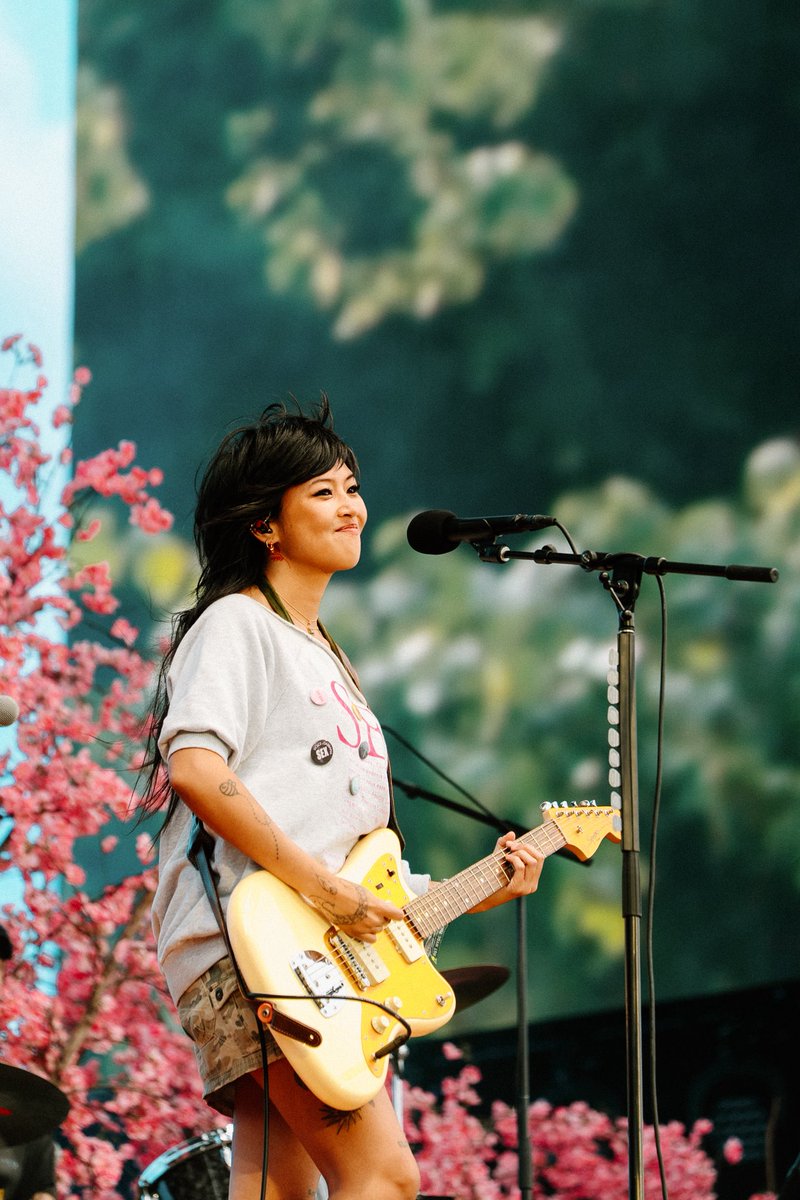DirtyHit's tweet image. .@beabad00bee supporting @SabrinaAnnLynn at her @BSTHydePark show