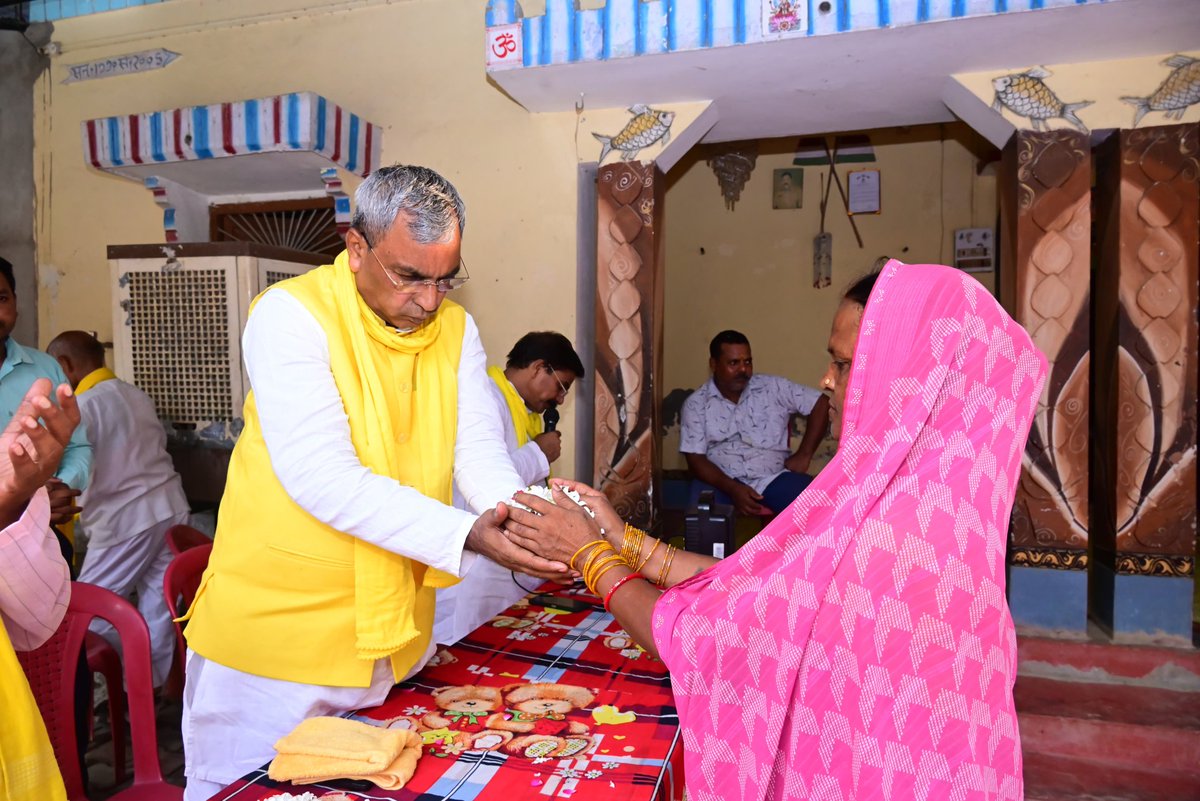 Suheldev Bhartiya Samaj Party (SBSP) ,सुभासपा (@sbsp4india) on Twitter photo जनपद आजमगढ़ के अतरौलिया विधानसभा क्षेत्र के ग्राम पिपरी, कोयलसा में आयोजित जनचौपाल में सुहेलदेव भारतीय समाज पार्टी के राष्ट्रीय अध्यक्ष एवं उत्तर प्रदेश सरकार कैबिनेट मंत्री श्री <a href="/oprajbhar/">Om Prakash Rajbhar</a> जी ने क्षेत्रीय जनता को संबोधित करते हुए जनसमस्याओं की जानकारी ली और समाधान हेतु जनपद आजमगढ़ के अतरौलिया विधानसभा क्षेत्र के ग्राम पिपरी, कोयलसा में आयोजित जनचौपाल में सुहेलदेव भारतीय समाज पार्टी के राष्ट्रीय अध्यक्ष एवं उत्तर प्रदेश सरकार कैबिनेट मंत्री श्री <a href="/oprajbhar/">Om Prakash Rajbhar</a> जी ने क्षेत्रीय जनता को संबोधित करते हुए जनसमस्याओं की जानकारी ली और समाधान हेतु