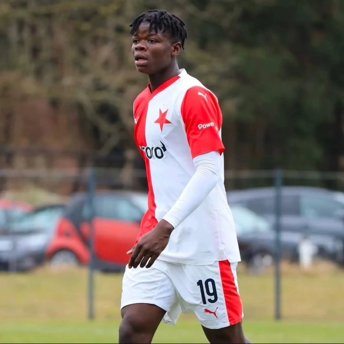 Čím déle koukám na Fullyho v přípravných zápasech, tím více si začínám myslet, že toho náhradního levého beka máme vyřešeného. Mně přijde naprosto skvělý! 19 let, první 3 zápasy za A a ve všech vypadal/á velmi dobře. Rozhodně se toho nebojí 👏