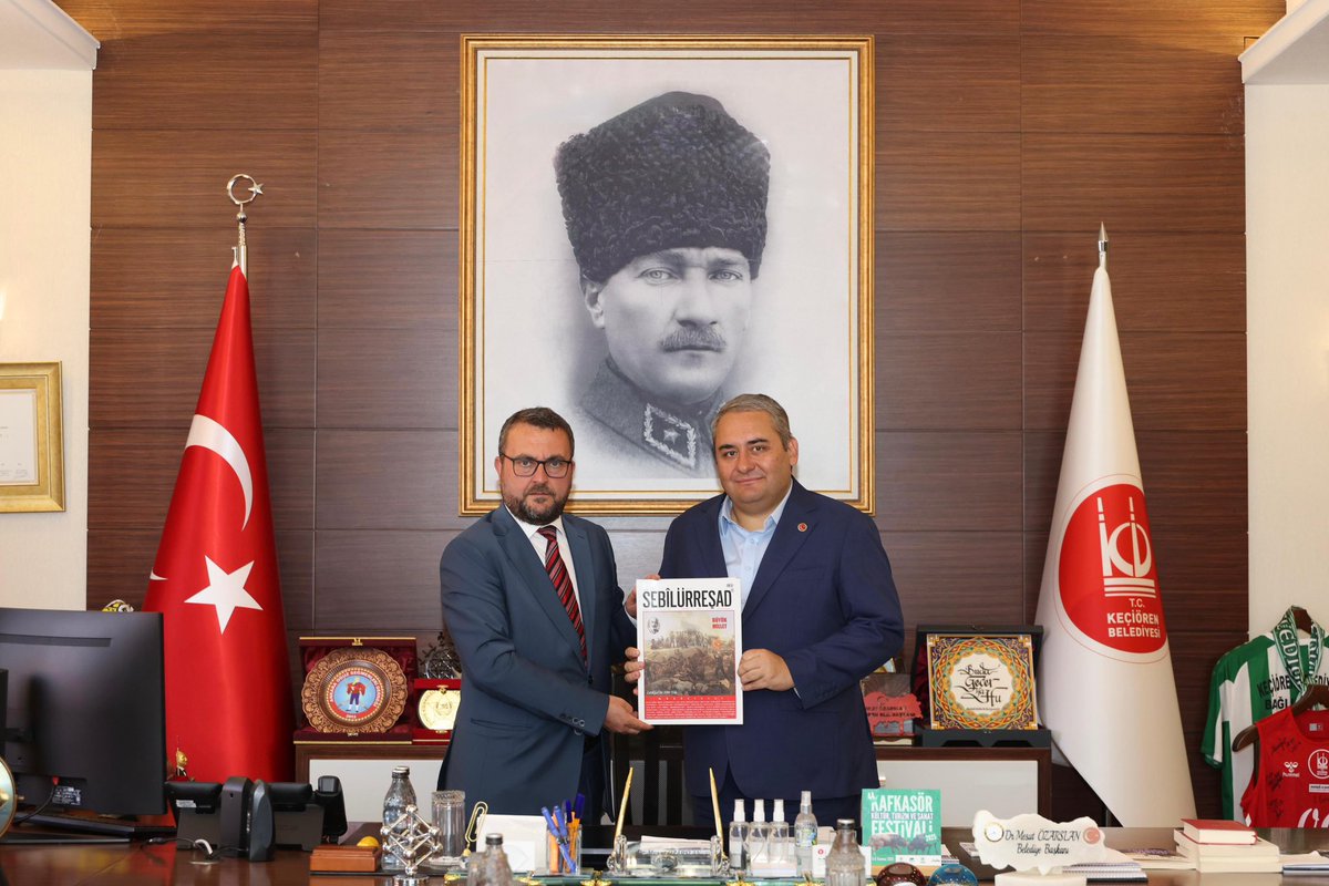 1908 yılında kurulan ve dergisinin başyazarlığını İstiklal Şairimiz Mehmet Akif Ersoy’un yaptığı Sebilürreşad Vakfının günümüzdeki Başkanı Sn. Fatih Bayhan ve Genel Sekreteri Sn. Zeynel Abidin Türkoğlu’nu belediyemizde ağırladık.

Kendilerine ziyaretleri için teşekkür ediyorum.