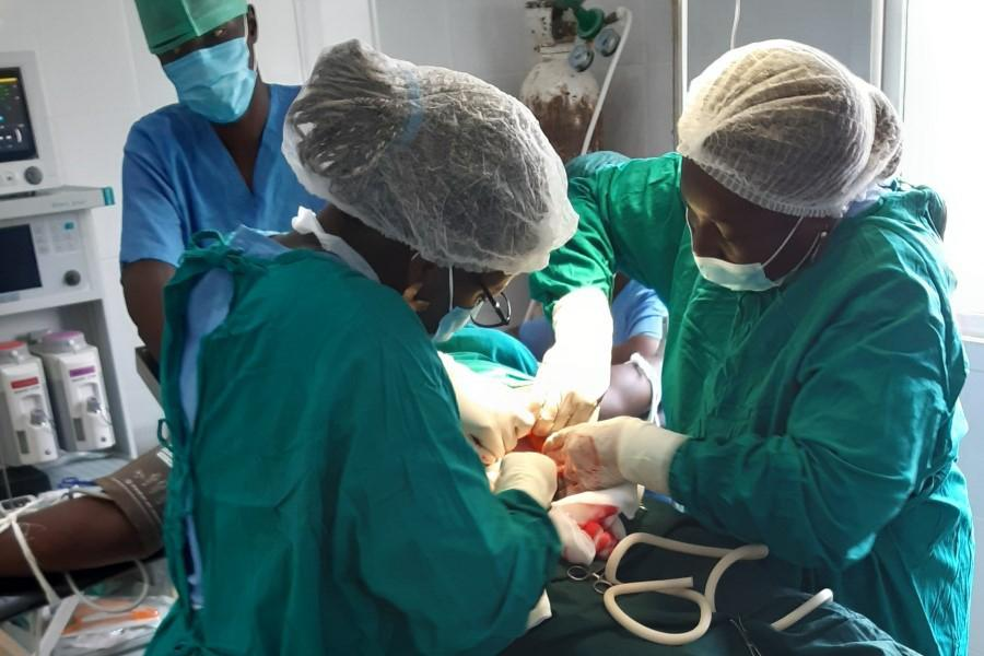 UNV W&C Africa (@unv_rowca) on Twitter photo 👩🏾‍⚕️ Dr. Sonia Bako from Niger is a #UNVolunteer with <a href="/UNFPAGuineBissa/">UNFPA Guiné-Bissau</a>.
At the Buba Health Center 🇬🇼, she leads maternal and reproductive health efforts.
The impact? Fewer maternal deaths, more hope.
#SheSavesLives đź’Ş
🔗 bit.ly/3KY4YLu 👩🏾‍⚕️ Dr. Sonia Bako from Niger is a #UNVolunteer with <a href="/UNFPAGuineBissa/">UNFPA Guiné-Bissau</a>.
At the Buba Health Center 🇬🇼, she leads maternal and reproductive health efforts.
The impact? Fewer maternal deaths, more hope.
#SheSavesLives đź’Ş
đź”— bit.ly/3KY4YLu