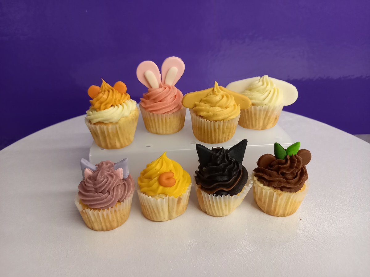 Leotiny7's tweet photo. Cupcakes ~ https://t.co/2YfqHobeX2