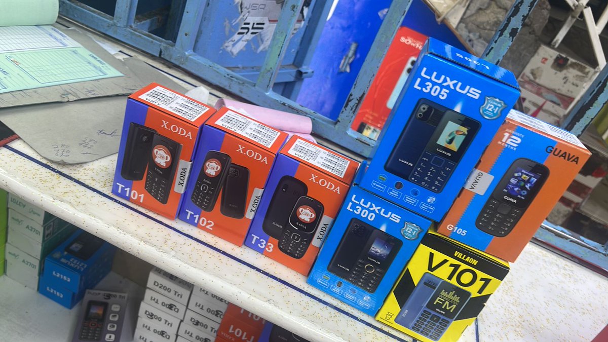 nairokeytech's tweet image. 📦📱 KEY Deals You Can’t Miss!
From X.ODA, LUXUS, GUAVA to VILLAON —
🔥 Affordable. Durable. Triple SIM.
🎶 FM Radio | 🔋 Long Battery | 📞 Clear Calls
Come get your plug at KEY – We unlock communication!
#KeyConnect #FeaturePhones #AffordableTech #GadgetsByKEY 
#Nairokeytech