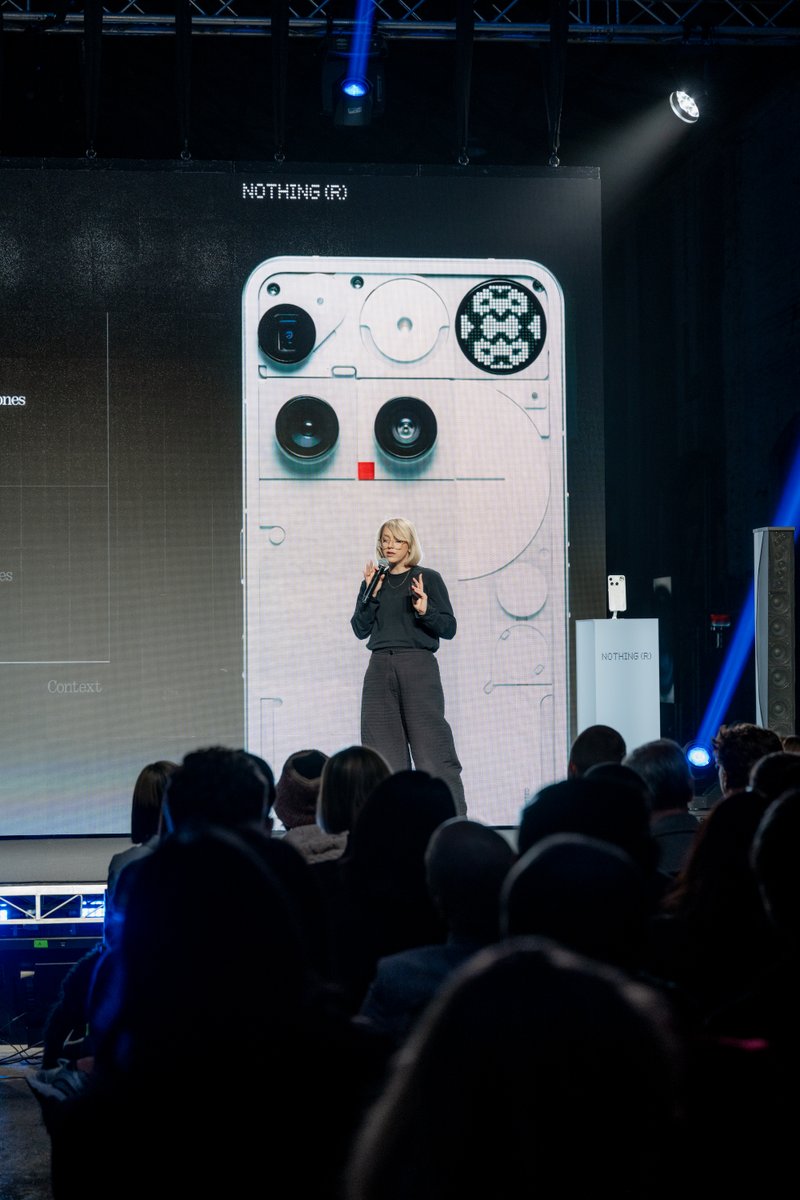 bishdoesnothing's tweet image. Australia's first @nothing event was a treat 🥰. Big thanks to @Optus, @JBHiFi and @Android teams for being there to support us enter the market.
(pic 4, me looking like a proud mum at @LewLew94 on stage)