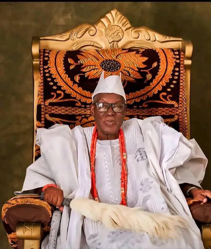 raufaregbesola's tweet image. THE SOLDIER KING DEPARTS: TRIBUTE TO OBA OWOLABI OLAKULEYIN
I received with much sadness but submission to God the news of the departure of our revered royal father, the Olubadan of Ibadan, Oba Olalere Owolabi Olakuleyin, who joined his ancestors on Monday, July 7, 2025.
Oba…