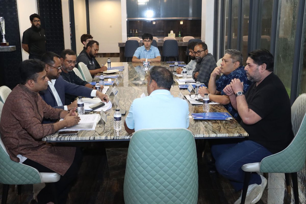 SaveBanFootball's tweet photo. 📸 Snaps from the Futsal Committee meeting at Jolshiri. BFF President Tabith Awal and Vice President Fahad Karim were present at the meeting.

 #BangladeshFootball #BFF
#Savebangladeshfootball https://t.co/hdZVdkFspV