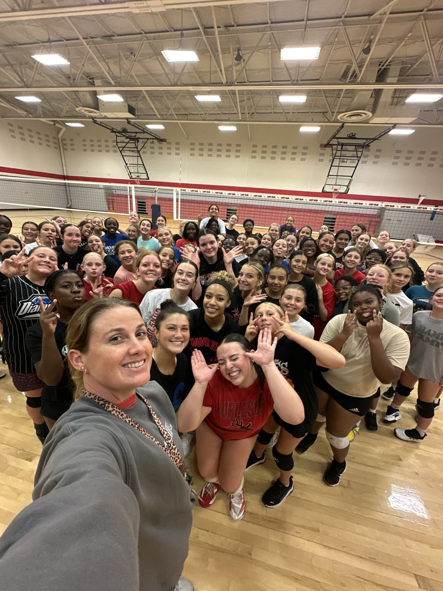 Day 3🏐
See you all tomorrow!!!
WOD=Consistency  
#WHGB <a href="/BHSGAthletics/">Burleson HS Girls Athletics</a> <a href="/BurlesonSports/">Burleson ISD Athletics</a> <a href="/BurlesonISD/">BurlesonISD</a>