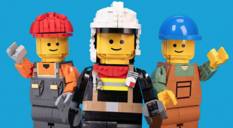 BrickFanatics's tweet image. More LEGO Up-Scaled Minifigure designs have popped up online, with three alternate takes on the giant-sized character models.

brickfanatics.com/lego-shares-up…

#LEGO #LEGOBuilds #LEGOMinifigure