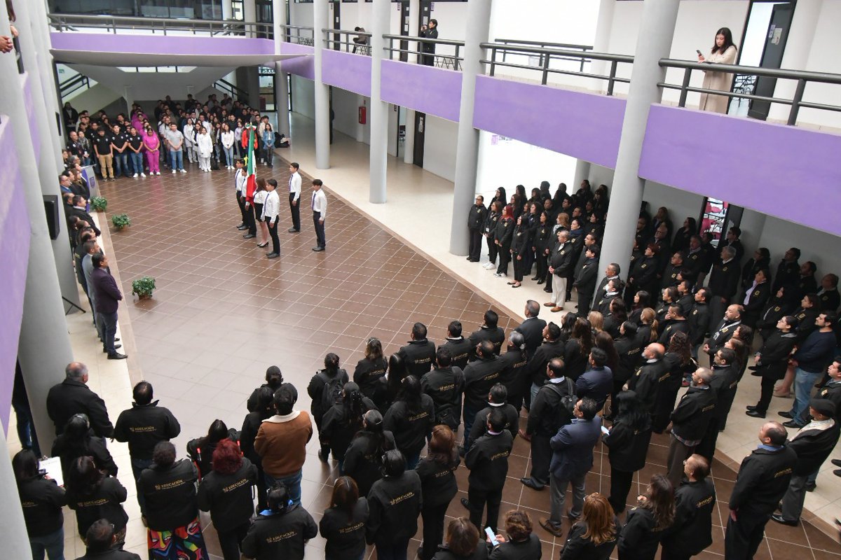 La comunidad de la Universidad Politécnica de Pachuca participó en la ceremonia cívica correspondiente al mes de julio.

También, fue una ceremonia emotiva al dar la 
bienvenida al liderazgo de esta casa de estudios del rector Francisco Hernández Jiménez.

#ValoresUPP