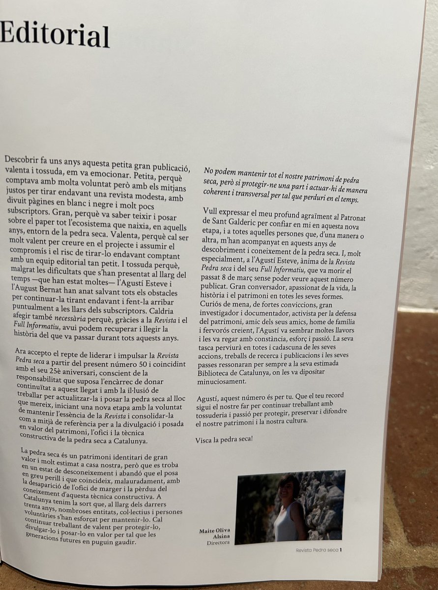 ftenc's tweet photo. La revista Pedra seca compleix 25 anys, la feina de recuperació ha estat ingent i queda molt camí per fer. Ara, Maite Oliva n’agafa la direcció. Hi trobareu rutes, notícies  i reportatges, com el del Parc de Pedra Tosca de Les Preses. Aquest estiu gaudim de la pedra seca. https://t.co/fxlRIcqnKu