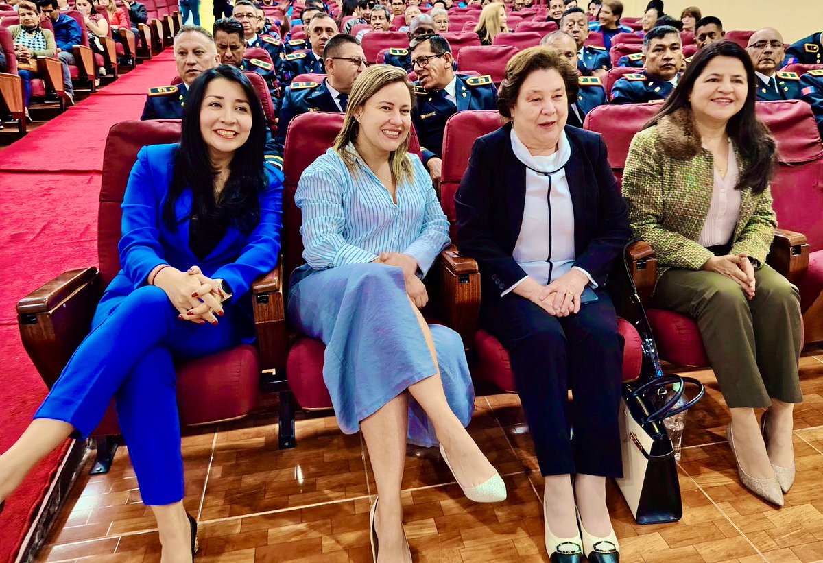 Estefy Grunauer R. (@estefania_gru) on Twitter photo Hoy, en su rendición de cuentas 2024, reconocemos con gratitud y admiración al <a href="/agentesdequito/">Cuerpo de Agentes de Control Metropolitano</a>
🚨 Porque cuidan nuestros espacios públicos,
🤝 porque están cerca de la ciudadanía con acciones de vinculación,
🏞️ porque su grupo de rescate y turismo protege vidas y promueve Hoy, en su rendición de cuentas 2024, reconocemos con gratitud y admiración al <a href="/agentesdequito/">Cuerpo de Agentes de Control Metropolitano</a>
🚨 Porque cuidan nuestros espacios públicos,
🤝 porque están cerca de la ciudadanía con acciones de vinculación,
🏞️ porque su grupo de rescate y turismo protege vidas y promueve