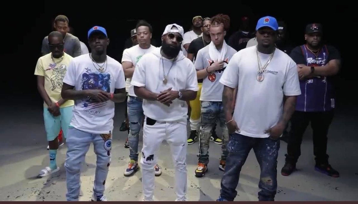 TheRealJTwo's tweet image. They wasn’t wit us shooting in the gym!!!!! @_Swervoo @kydslade453 @murda_red821 @SheedHappens_ @RealnameBrandon