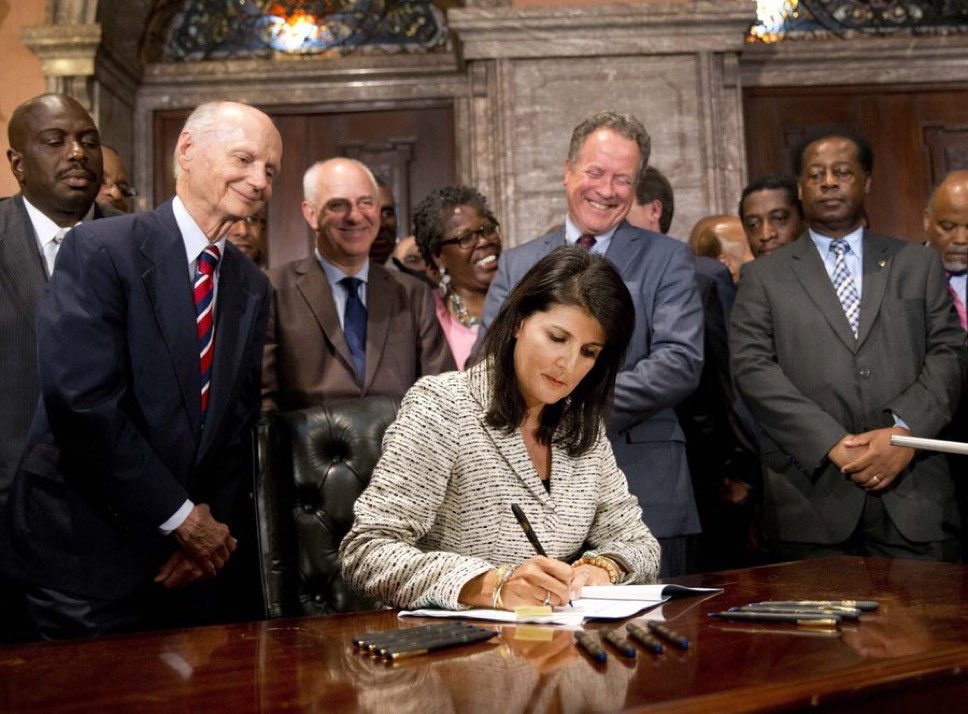 NikkiHaleyHQ's tweet image. 10 years ago today:
In the wake of the horrific shooting at Mother Emanuel Church, Governor Nikki Haley signed the order to remove the Confederate flag from the South Carolina State Capitol grounds. A moment that united the country.