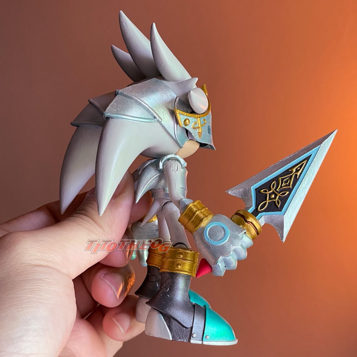 TitoTheOG's tweet image. “The future is not written in stone—but I will carve it with honor.” - Sir Galahad if he spoke probably.
(Commission)
Here is my NEW AND IMPROVED custom Sir Galahad Silver the Hedgehog action figure! Using Jakks Pacific Sonic body instead of Silver -since Jakks made him too fat