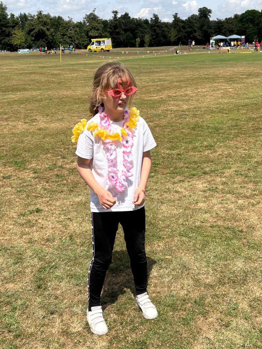 Miss Cook tweet media