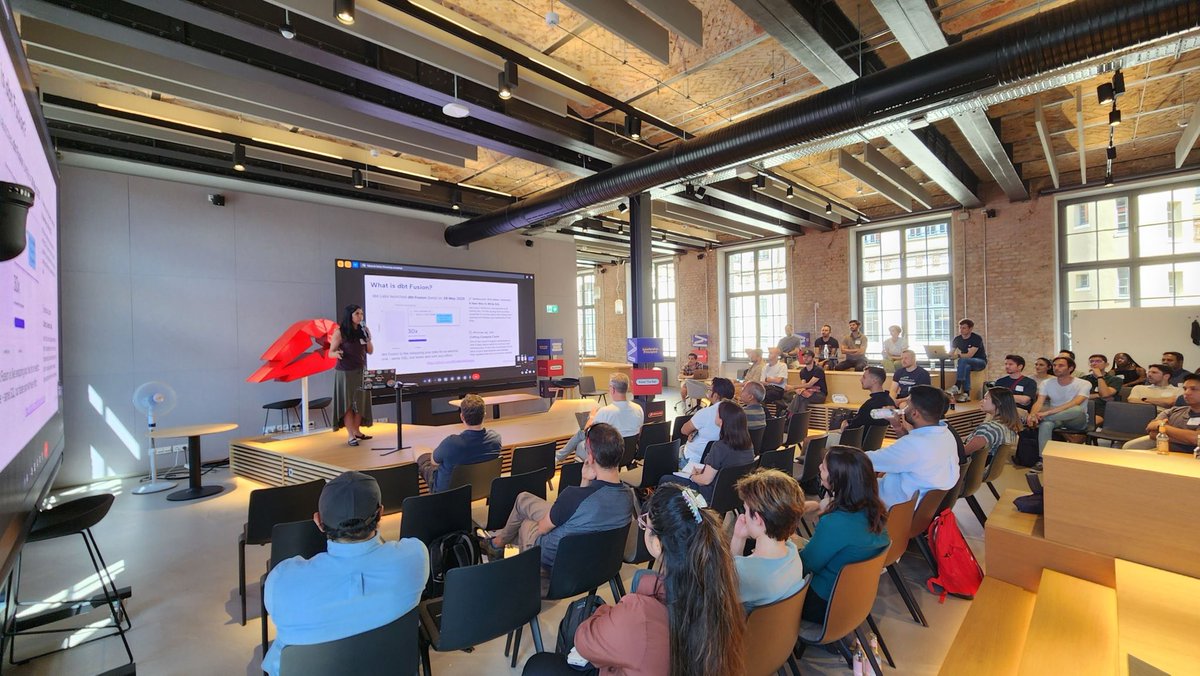 astronomerio's tweet image. 📸 Scenes from last week's Berlin #ApacheAirflow @Meetup!
Thanks to the @deliveryherocom team for hosting and to everyone who attended, including the Kleinanzeigen team for presenting on their DataOps journey.
With a data orchestration framework based on Astro and Cosmos,…