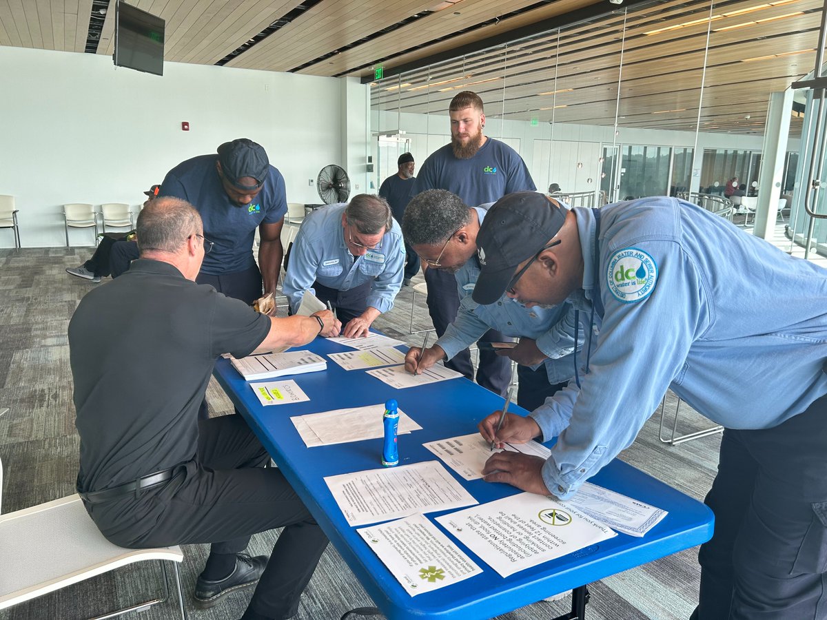 dcwater's tweet image. Our first-ever employee health screening day = a success 💪#TeamBlue got free biometric screenings, vision & hearing tests, and more — all without taking a day off. 😉💧 #DCWater