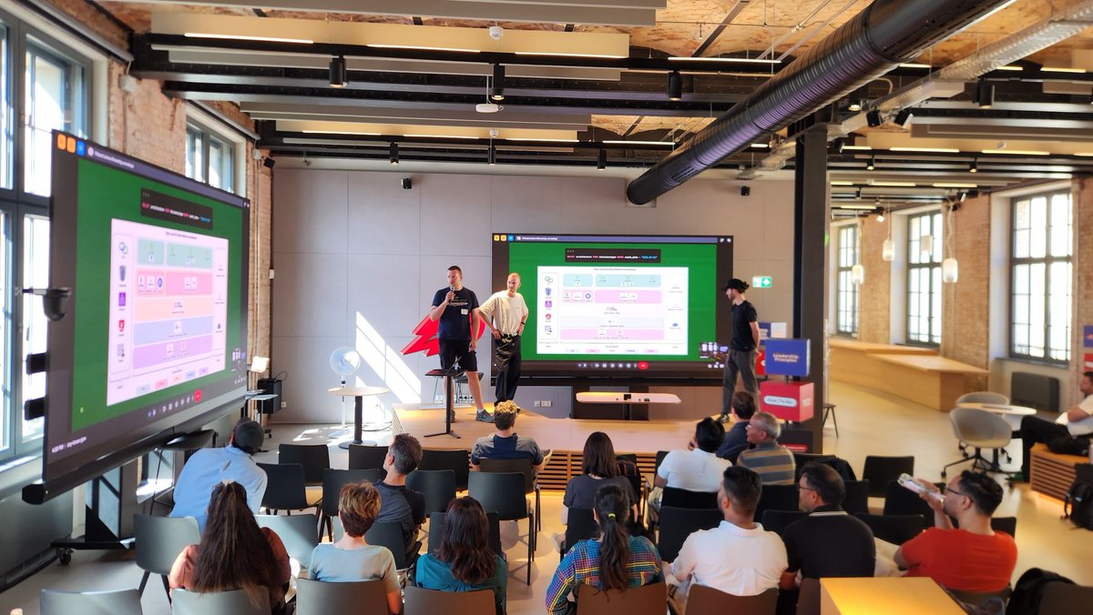 astronomerio's tweet image. 📸 Scenes from last week's Berlin #ApacheAirflow @Meetup!
Thanks to the @deliveryherocom team for hosting and to everyone who attended, including the Kleinanzeigen team for presenting on their DataOps journey.
With a data orchestration framework based on Astro and Cosmos,…