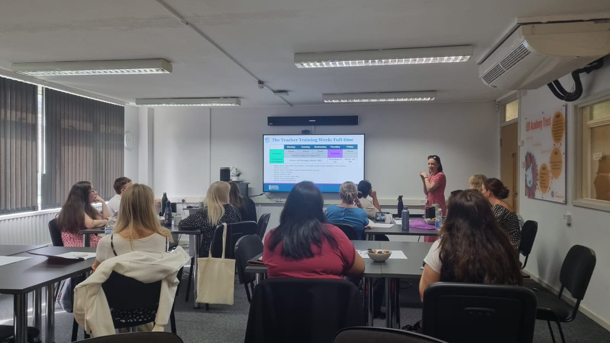 LEOtraining5's tweet image. 🫶 Incredible involvement & excellent discussions from our new teacher trainees during day 1 of our Flying Start sessions.
🚀 So much positive energy, opportunities to connect with peers & building confidence ahead of September.
We can't wait for Day 2!
#WeAreLEO 🦁